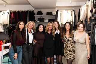 Dámy, tak toto bol náš Shopping Night! ✨ Stylistka, prosecco, skvelá spoločnosť, zábava a inšpiratívne rozhovory nielen o...