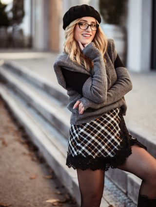 Chceš vedieť dôvody, prečo tento outfit môžeme označiť za outfit roka 2025? 💥 Tak tu ich máš 👇 1️⃣ Krajka – jeden z...